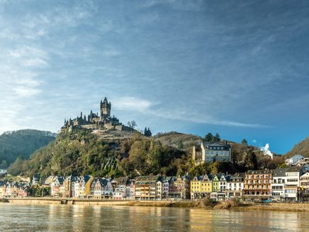 Cochem © Mosellandtouristik GmbH/Dominik Ketz ANblick auf die Reichsburg Cochem und das Stadtpanorama in wintericher Stimmung.