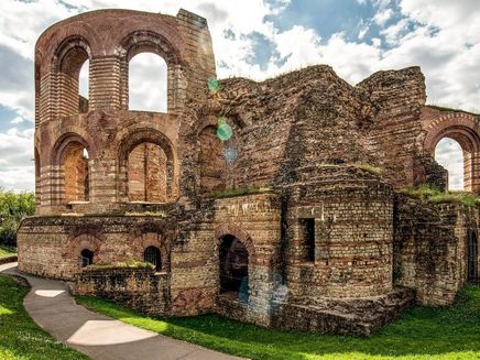 Trier, Kaiserthermen © Trier Tourismus und Marketing GmbH Ansicht auf die Ruinen der Kaiserthermen in Trier.