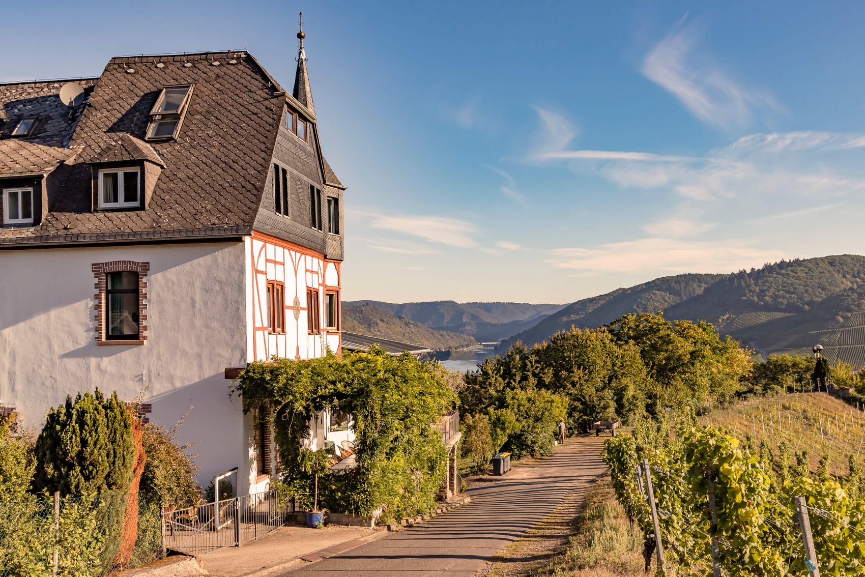 Alf, Veranstaltungsstätte Haus Waldfrieden © Inge Faust Historisches Gebäude in den Weinbergen