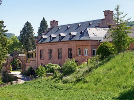 Mertesdorf, Weingut Maximin Grünhaus © Terroir Moselle / Christopher Arnoldi Ansicht auf das Anwesen Weingut Maximin Grünhaus.