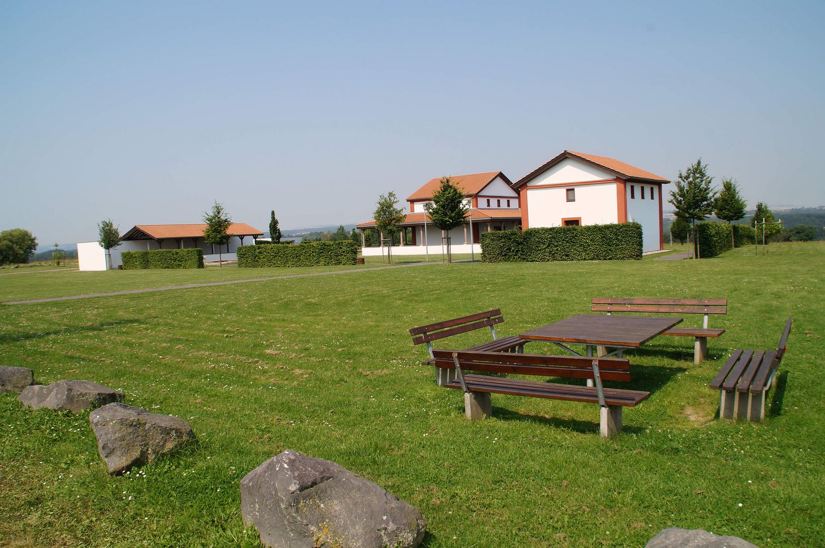 Treis-Karden, Tempelanlage Martberg © Tourist-Information Treis-Karden Ansicht auf die Tempelanlage Martberg in Treis-Karden