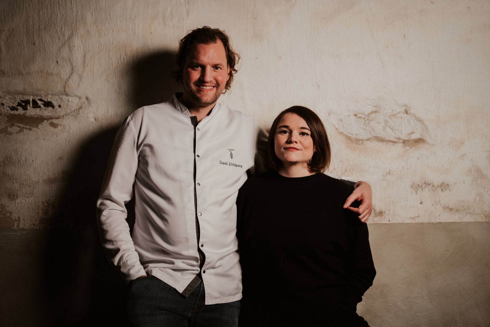 David Weigang und Verena Schimmel aus dem Verbene in Koblenz © Lars May Gastronomenpaar des Restaurant Verbene Koblenz Arm in Arm