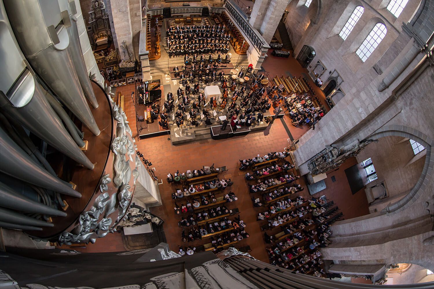 Trier, Dom, Mosel Musikfestival © Mosel Muikfestival/A. Feller Dieses Bild zeigt eine Innenaufnahme des Trierer Doms während eines Konzerts des Mosel Musikfestivals.