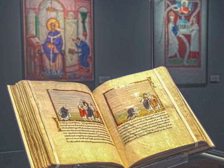 Trier, Egbert Codex in der Schatzkammer der Stadtbibliothek © Wissenschaftliche Bibliothek der Stadt Trier, Stadtarchiv, Schatzkammer Ansicht auf das UNESCO Weltdokumentenerbe Egbert Codex in der Schatzkammer der Stadtbibliothek Trier.