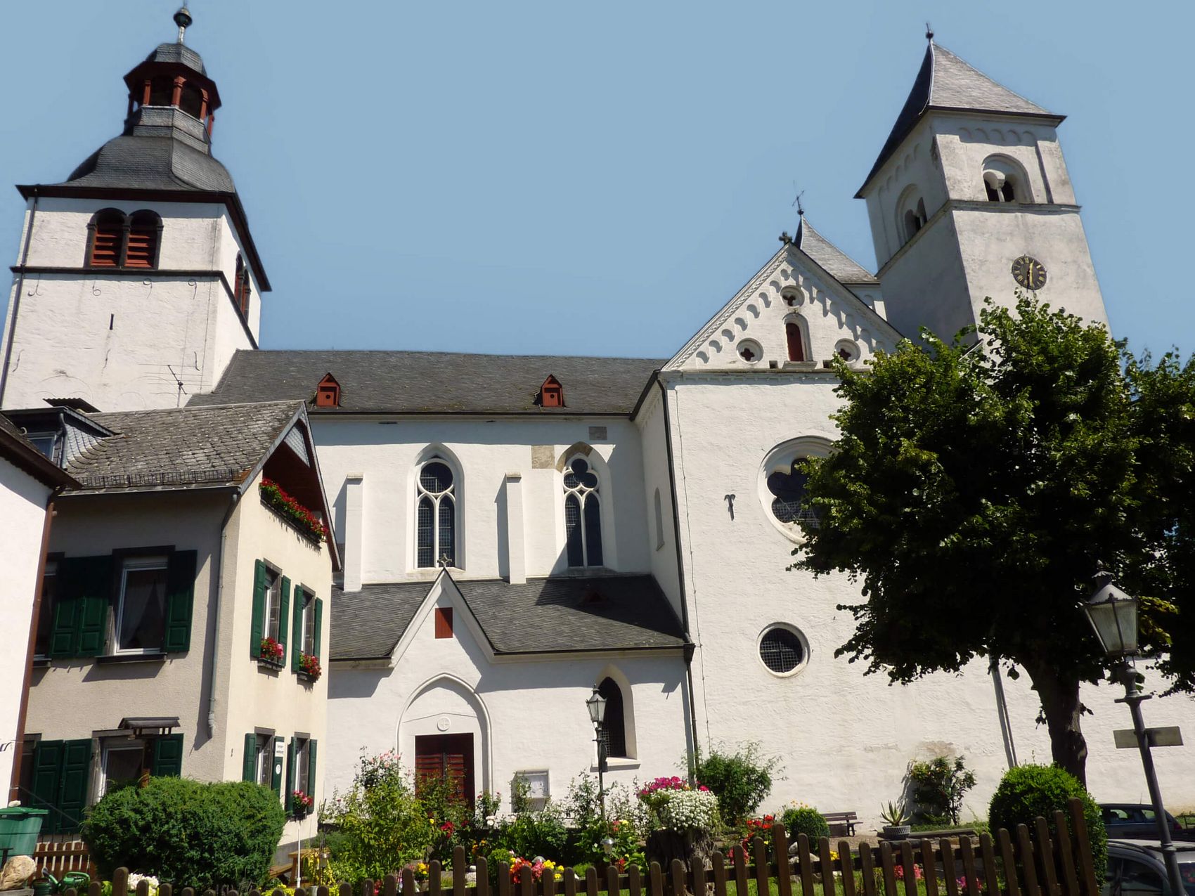 Treis-Karden, Stiftskirche St. Castor © Tourist-Information Treis-Karden Ansicht auf die Stiftskirche St. Castor in Treis-Karden.