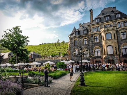 Mythos Mosel, Eröffnungsfeier im Schloss Lieser © Chris Marmann Ansicht auf das Schloss Lieser während der Eröffnungsfeier von Mythos Mosel.