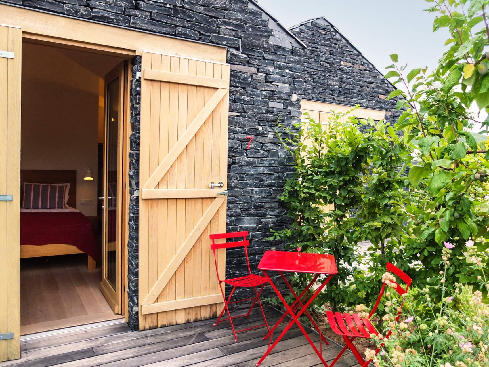 Longuich, Winzerhäuschen des WeinKulturguts Longen-Schlöder © Carmen Sadowski Ansicht auf ein Winzerhäuschen des WeinKulturguts Longen-Schlöder in Longuich.